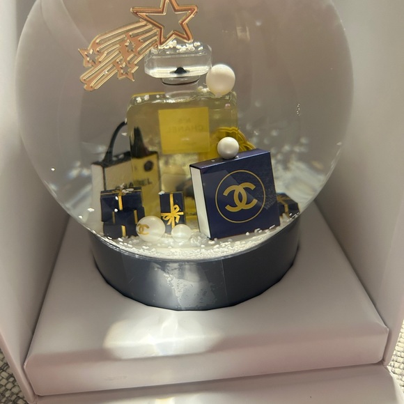 CC 2025 Snow Globe/Limited Edition - Picture 3 of 6